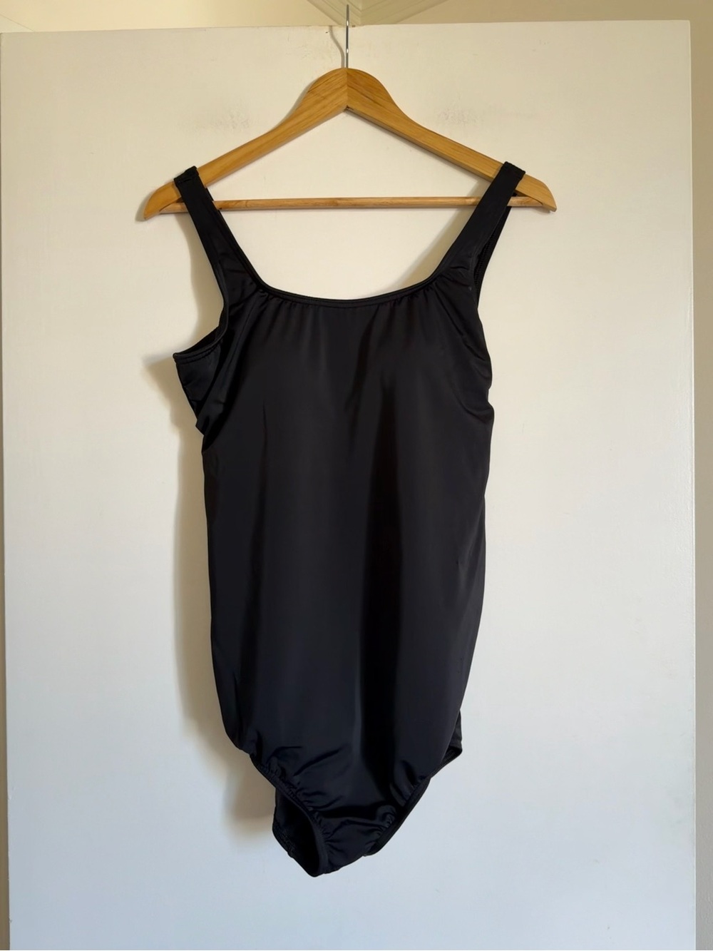 Lands’ End Black Classic Neutral Beach Padded One Piece Swimsuit size 16 EUC - Picture 2 of 6